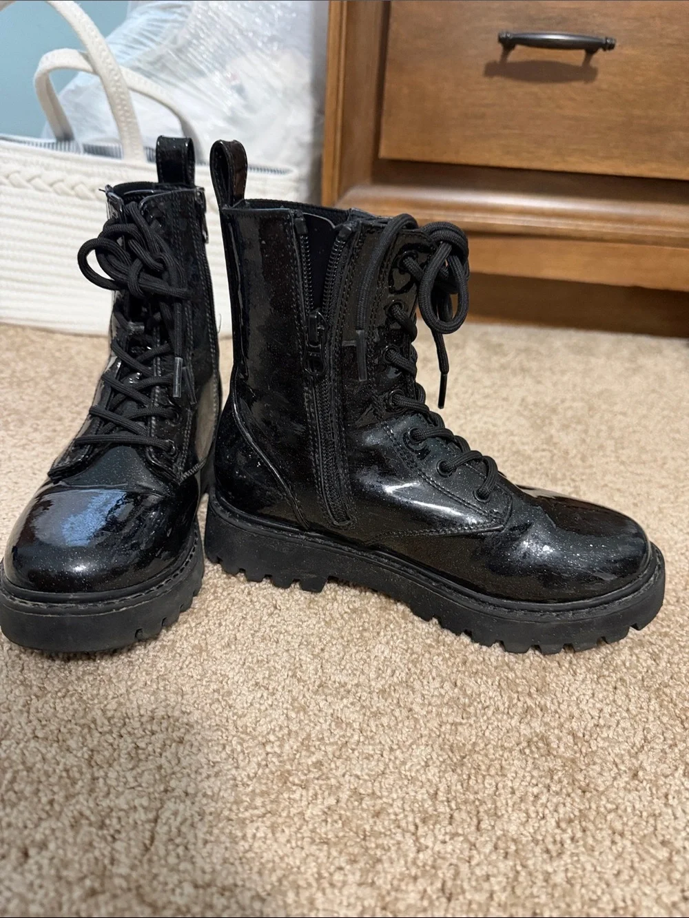 art class stylish black